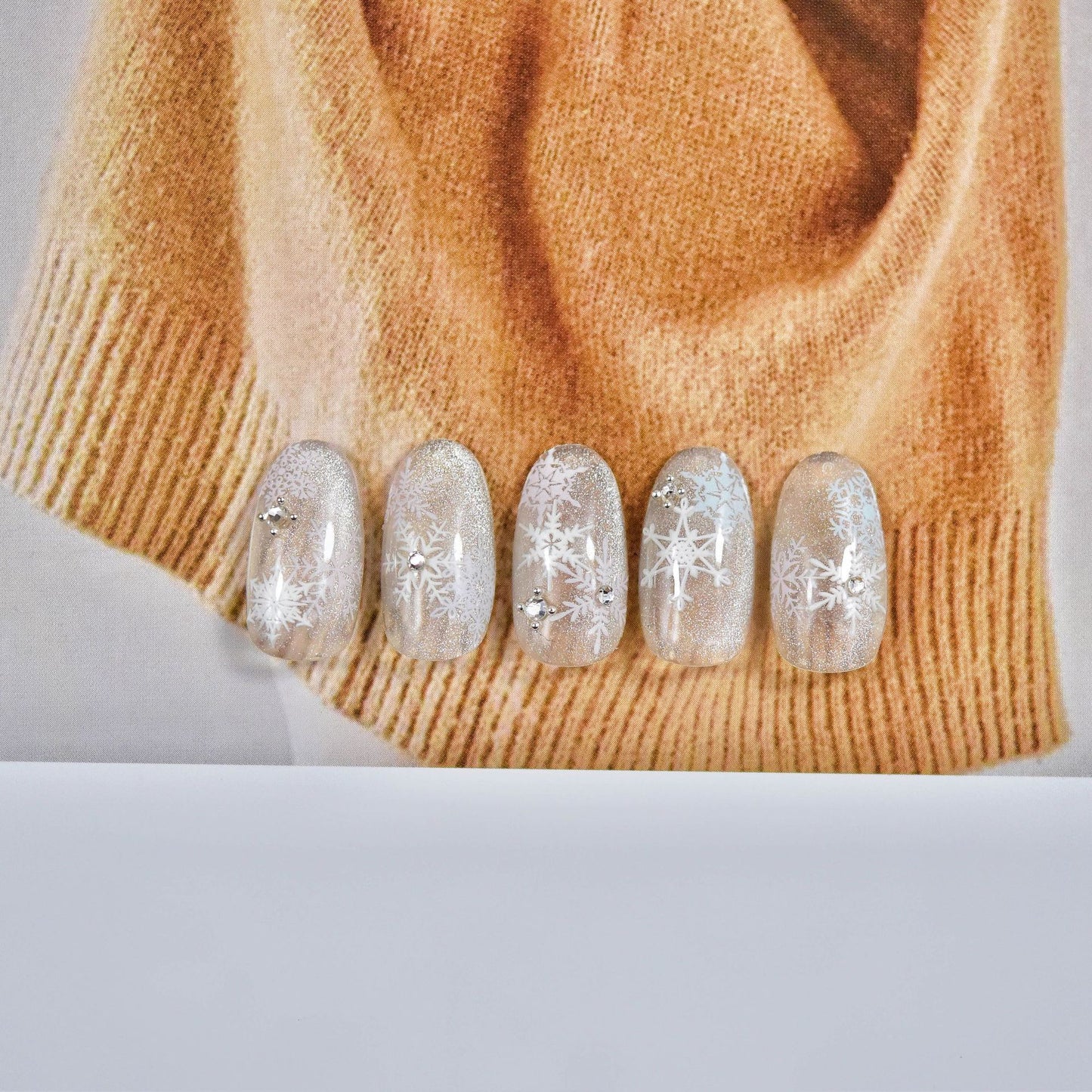 TOMONI White Snowflake