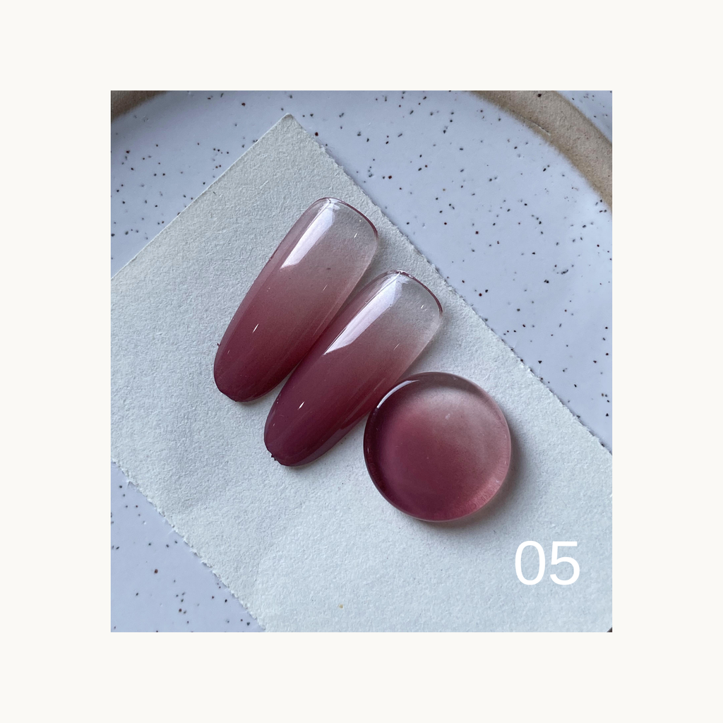 Plum mauve gradient solid gel swatch from QINGYOU Cube Master Palette