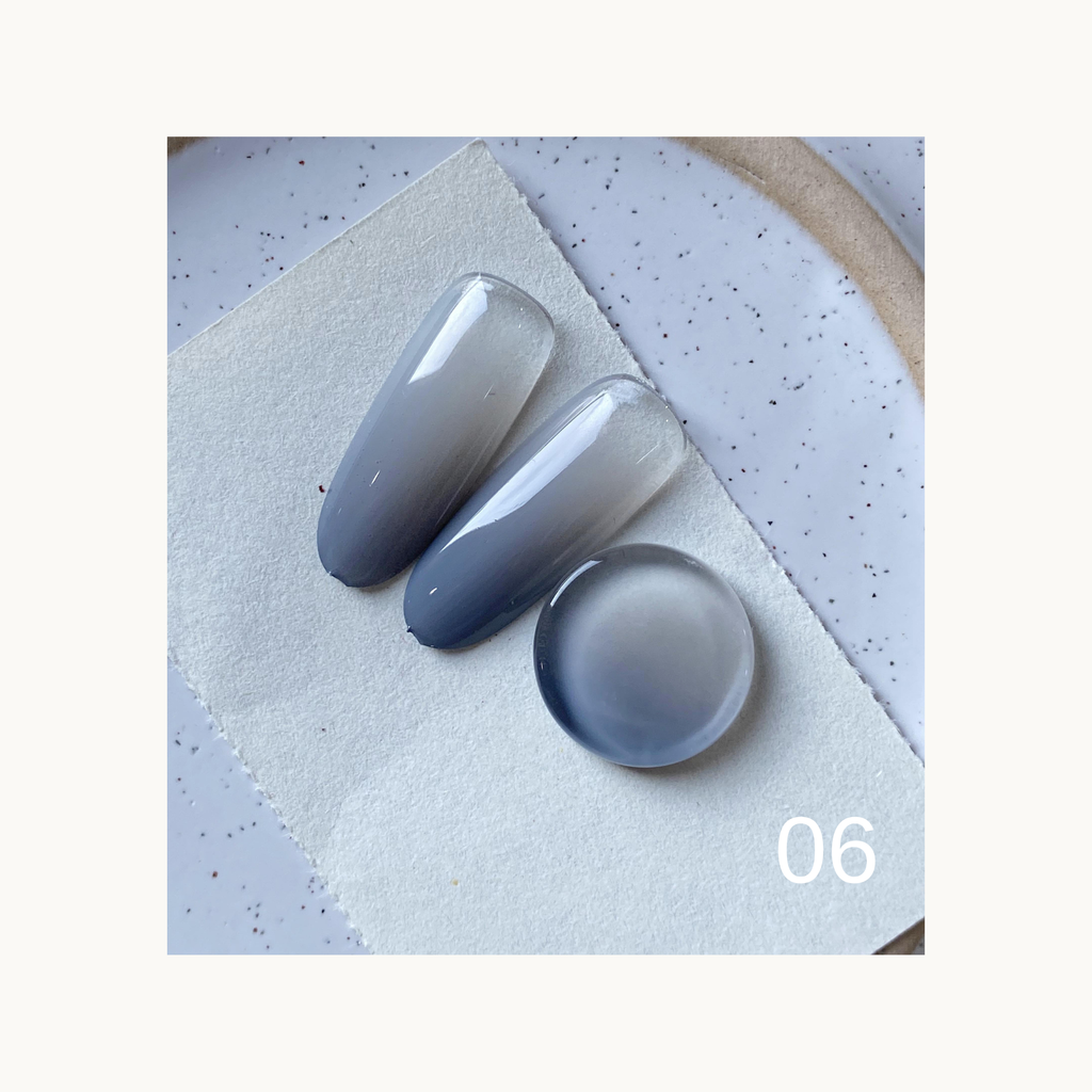 Fog grey cool-tone gradient solid gel swatch from QINGYOU Cube Master Palette