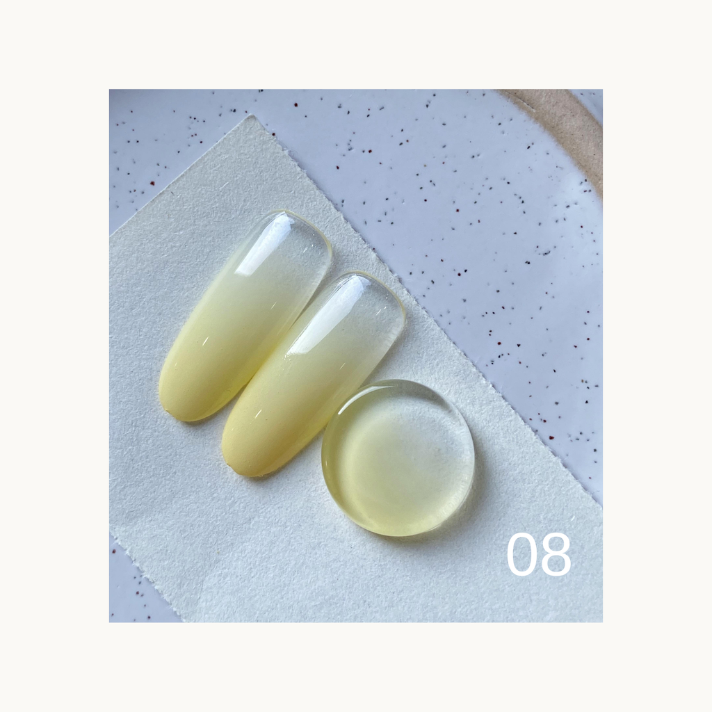 Baby yellow gradient solid gel swatch from QINGYOU Cube Master Palette