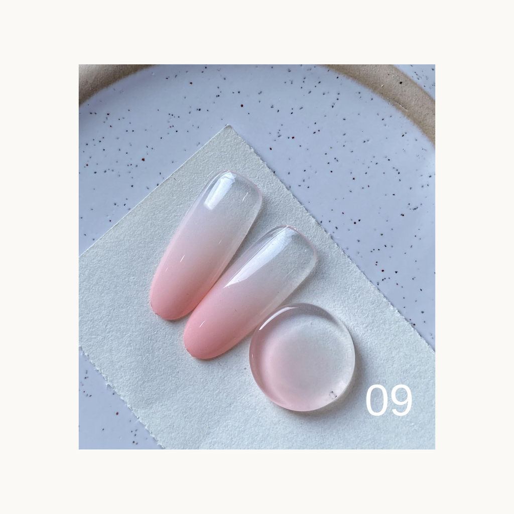 Strawberry milk pink gradient solid gel swatch from QINGYOU Cube Master Palette