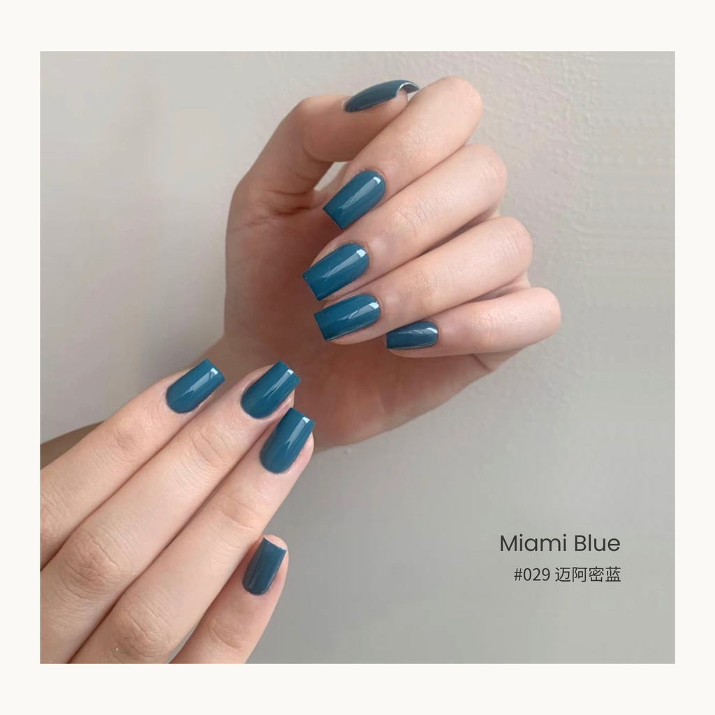 0-additive formula MODING “WU 無” Series Azure Bamboo Hills Bottle Gel #029 Miami Blue 迈阿密蓝, cool turquoise tone nail gel ideal for winter nail art and modern minimalist looks.