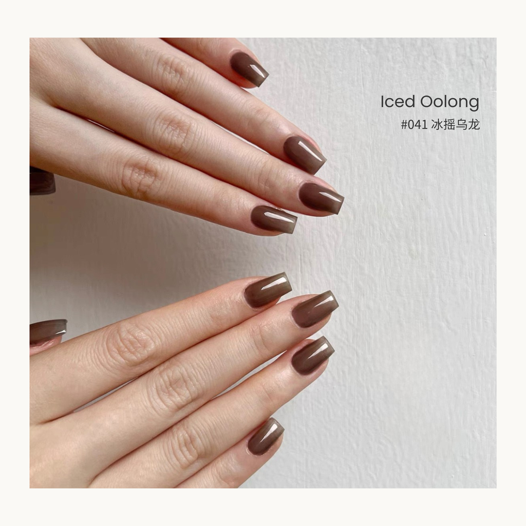 0-additive formula MODING “WÚ 無” Amber Oolong Collection Bottle Gel #041 Iced Oolong 冰摇乌龙, cool translucent beige-grey shade, sophisticated and calm for elegant manicures.
