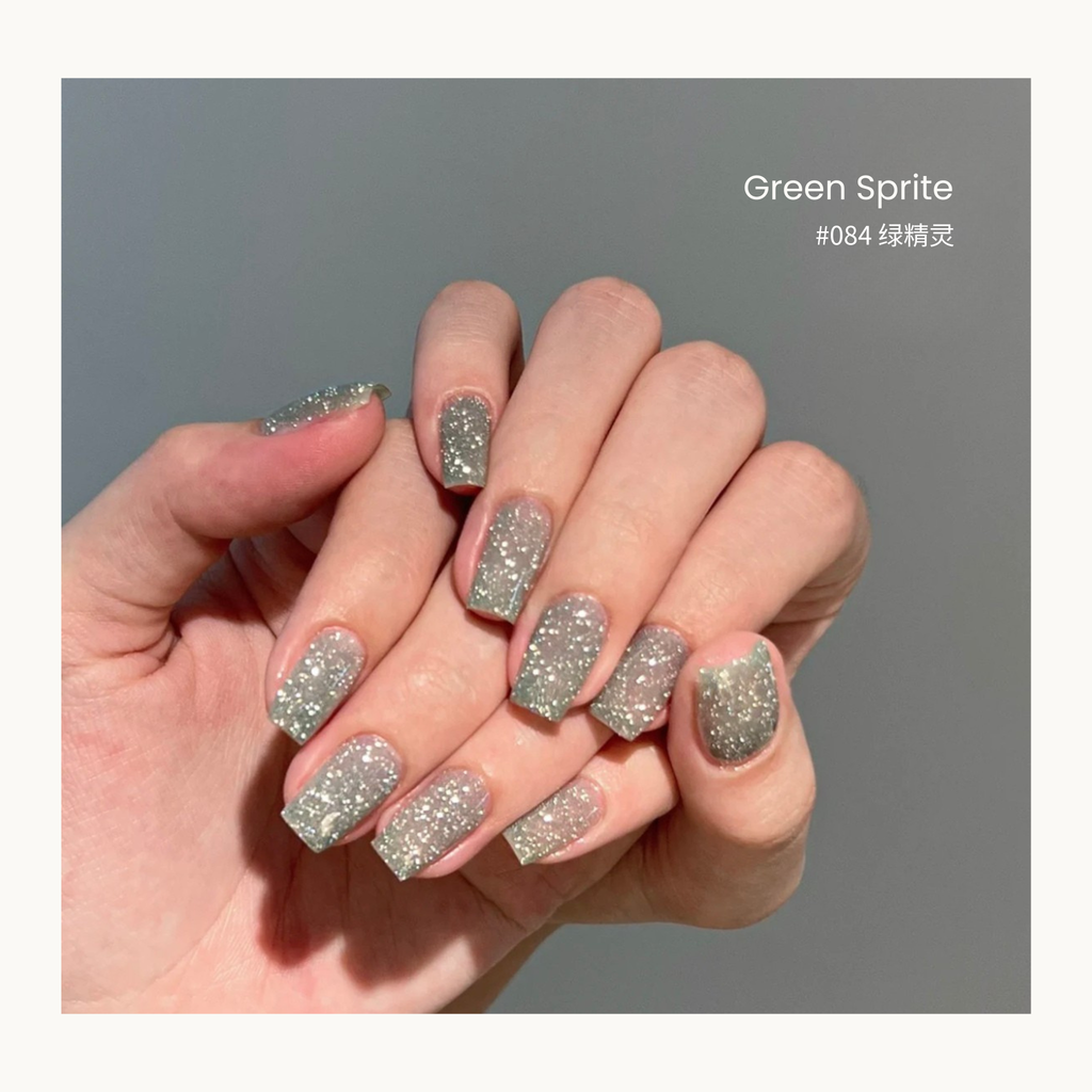 0-additive formula MODING “WU” Series Lily Poem Sparkle Foil Gel #084 Green Fairy 绿精灵, emerald foil gel full of vivid sparkle and magic charm.