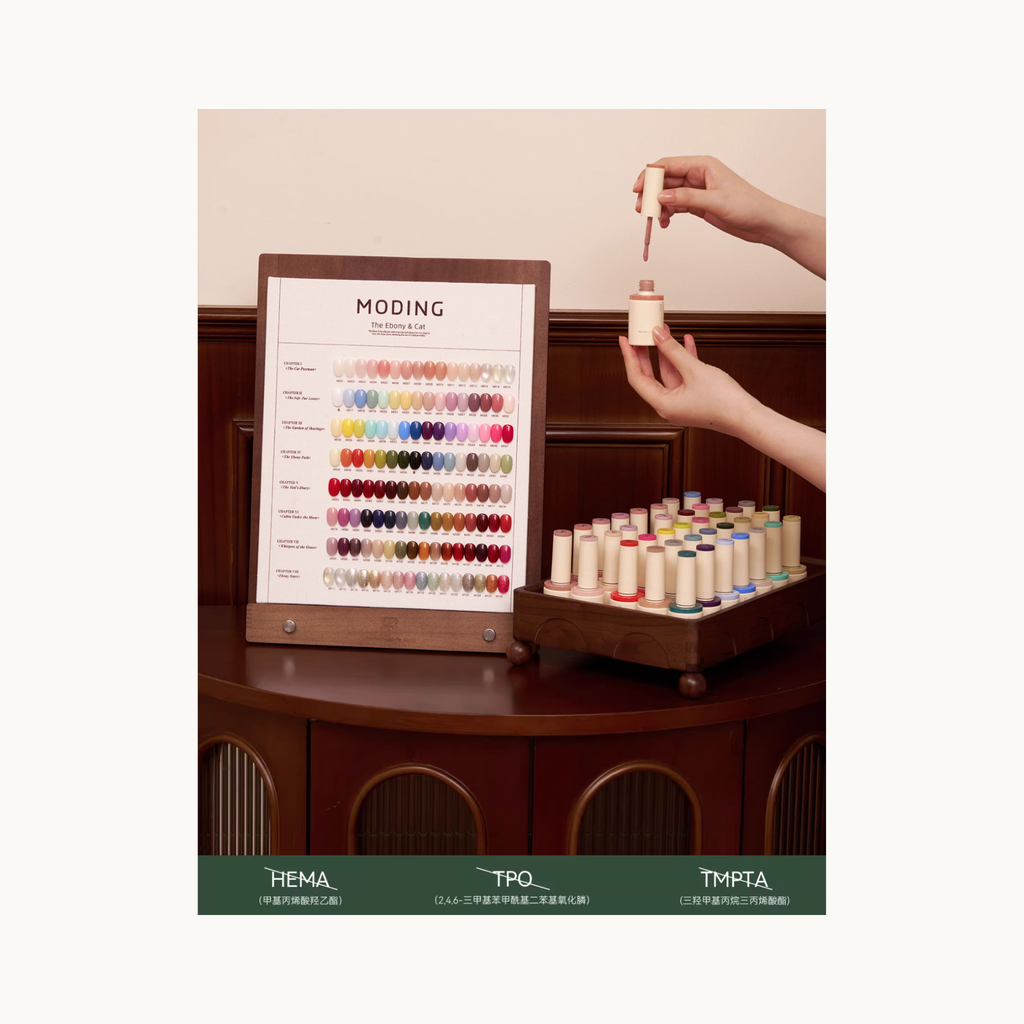 MODING EU-standard HEMA-free gel polish set with handheld color chart and bottle demonstration