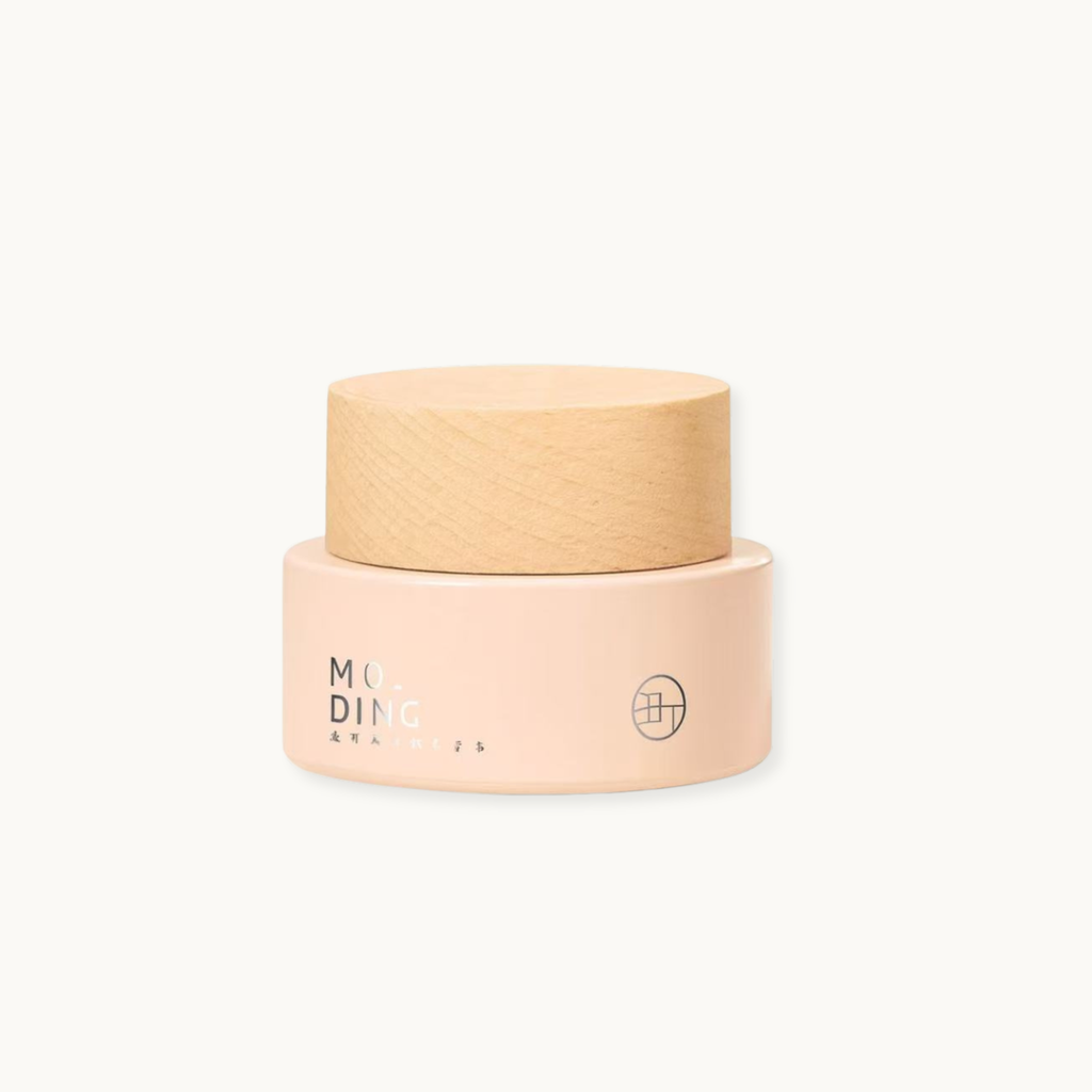 A hema-free nude-toned builder gel that combines natural color and overlay strength in one step. The Moding Nude Overlay Gel features excellent self-leveling properties and a moderate flow speed, allowing easy construction and flawless nail shaping.</p>
<p>It delivers a smooth, natural nude finish—ideal for creating a subtle, elegant nail base or a full nude overlay look.</p>
<p>❤Perfect for professionals and beginners who want effortless shaping and a long-lasting, natural nail look.