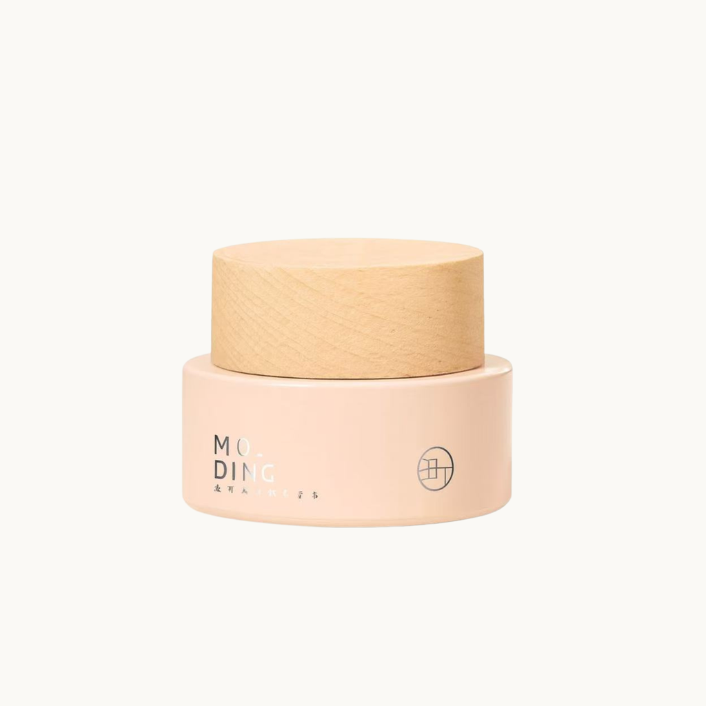 A hema-free nude-toned builder gel that combines natural color and overlay strength in one step. The Moding Nude Overlay Gel features excellent self-leveling properties and a moderate flow speed, allowing easy construction and flawless nail shaping.</p>
<p>It delivers a smooth, natural nude finish—ideal for creating a subtle, elegant nail base or a full nude overlay look.</p>
<p>❤Perfect for professionals and beginners who want effortless shaping and a long-lasting, natural nail look.