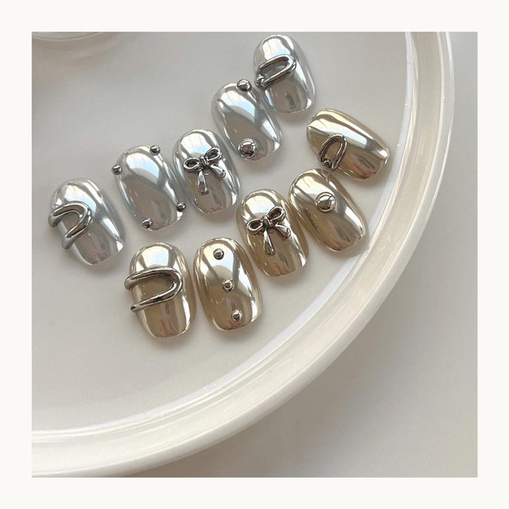 MODING Glowdream nail art effect powder including chrome, aurora, opal and foil textures.
