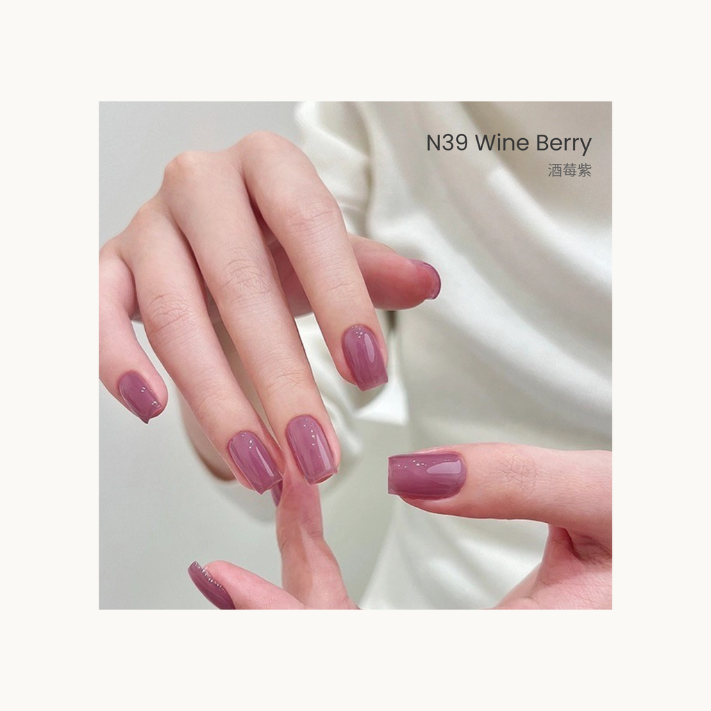 The HEMA-free,TPO-free,and TMPTA-free gel brand Moding South of France Vacation Collection Cool pastel blue and green nail gel shades from Moding French Collection.