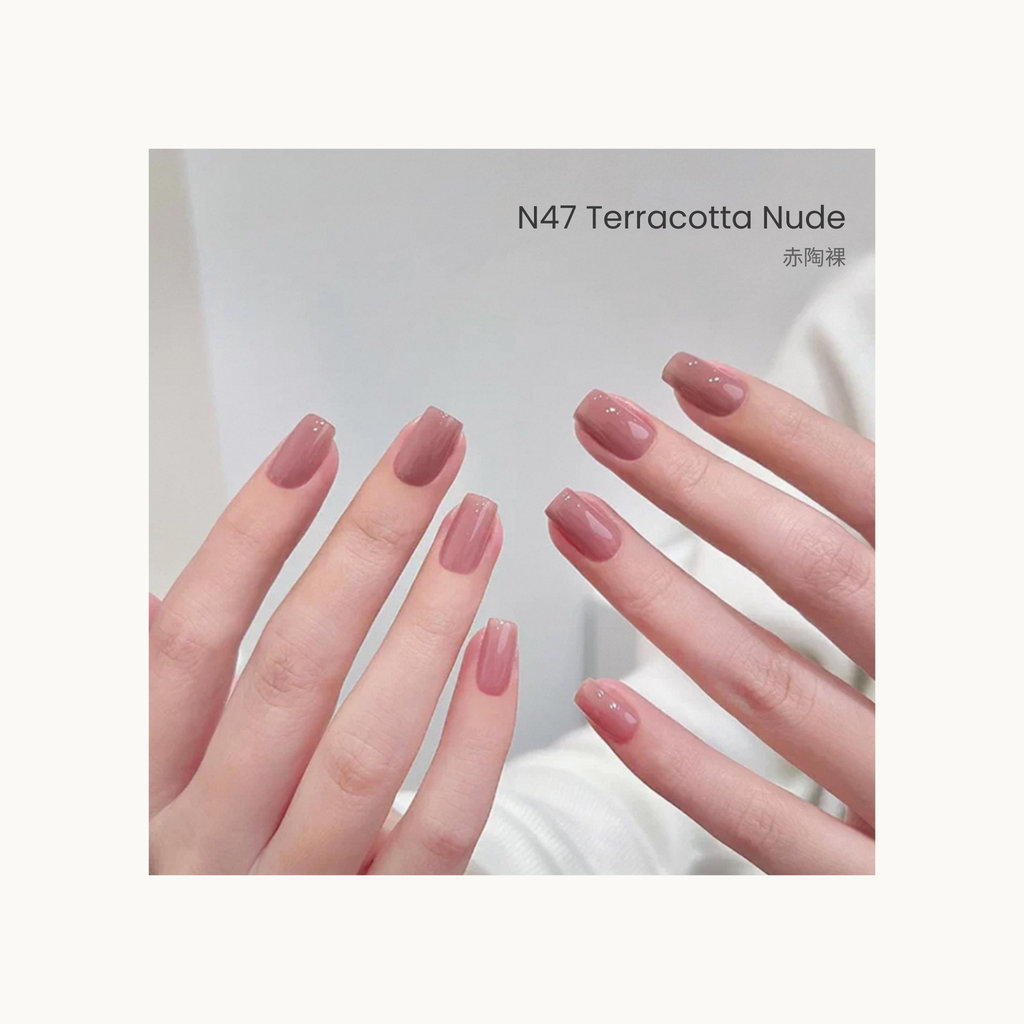 The HEMA-free,TPO-free,and TMPTA-free gel brand Moding South of France Vacation Collection Deep and elegant dark nail gel colors from Moding French Collection.