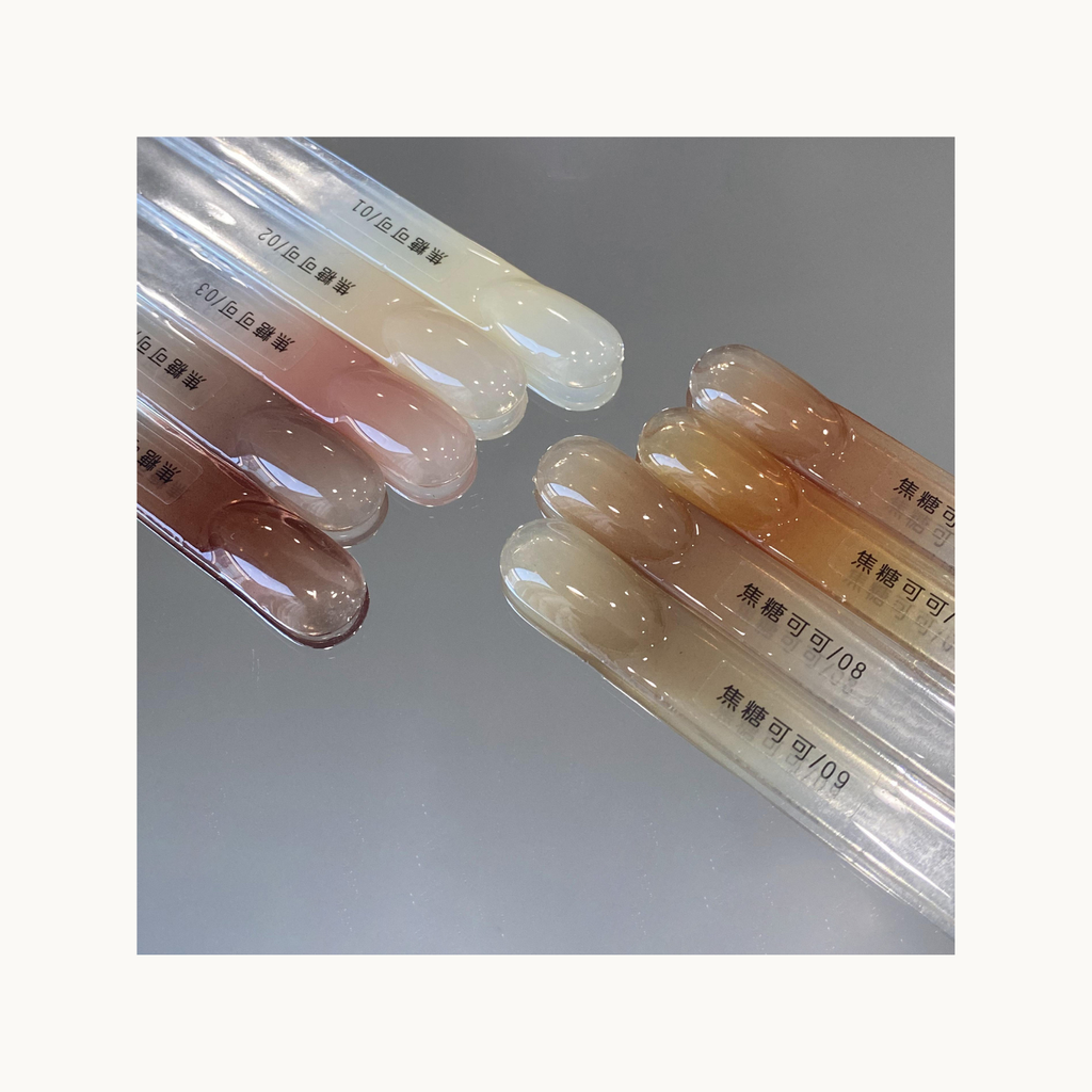 Close-up of Caramel Cocoa brown gel gradient swatches in warm café and caramel tones