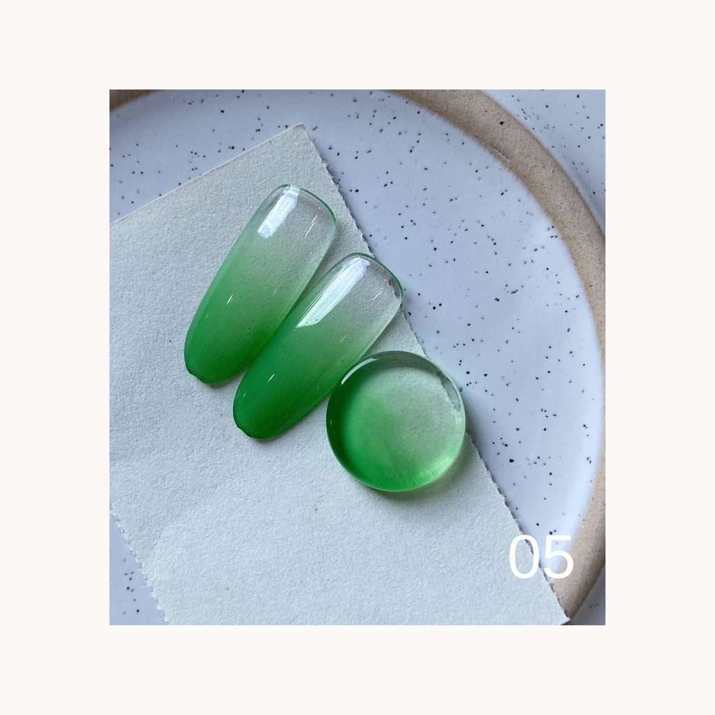 QINGYOU Cube Master Gel Palette 05 Emerald Green gradient solid gel swatch